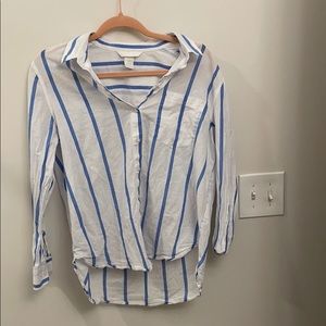 H&M blue and white blouse